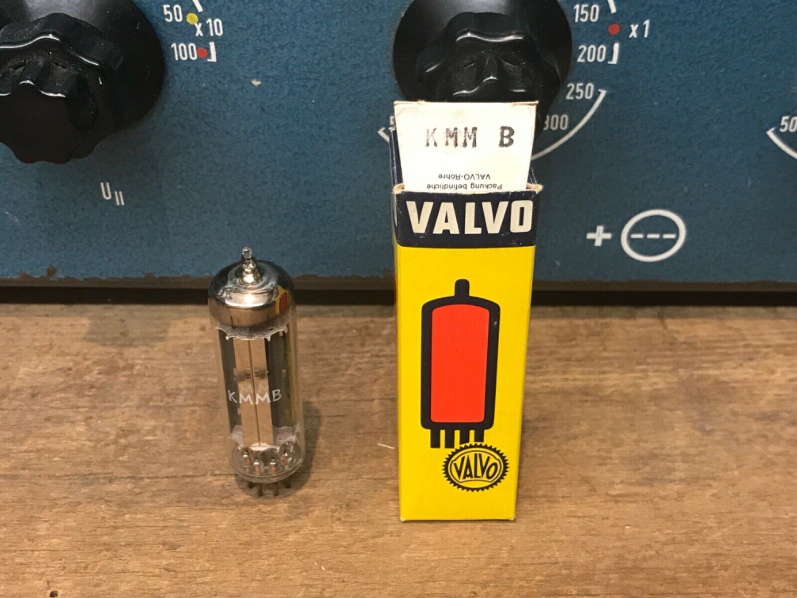 EZ90 6X4 CV493 U78 Valvo/RT, perfect condition, true NOS/NIB, long plate - Image 3