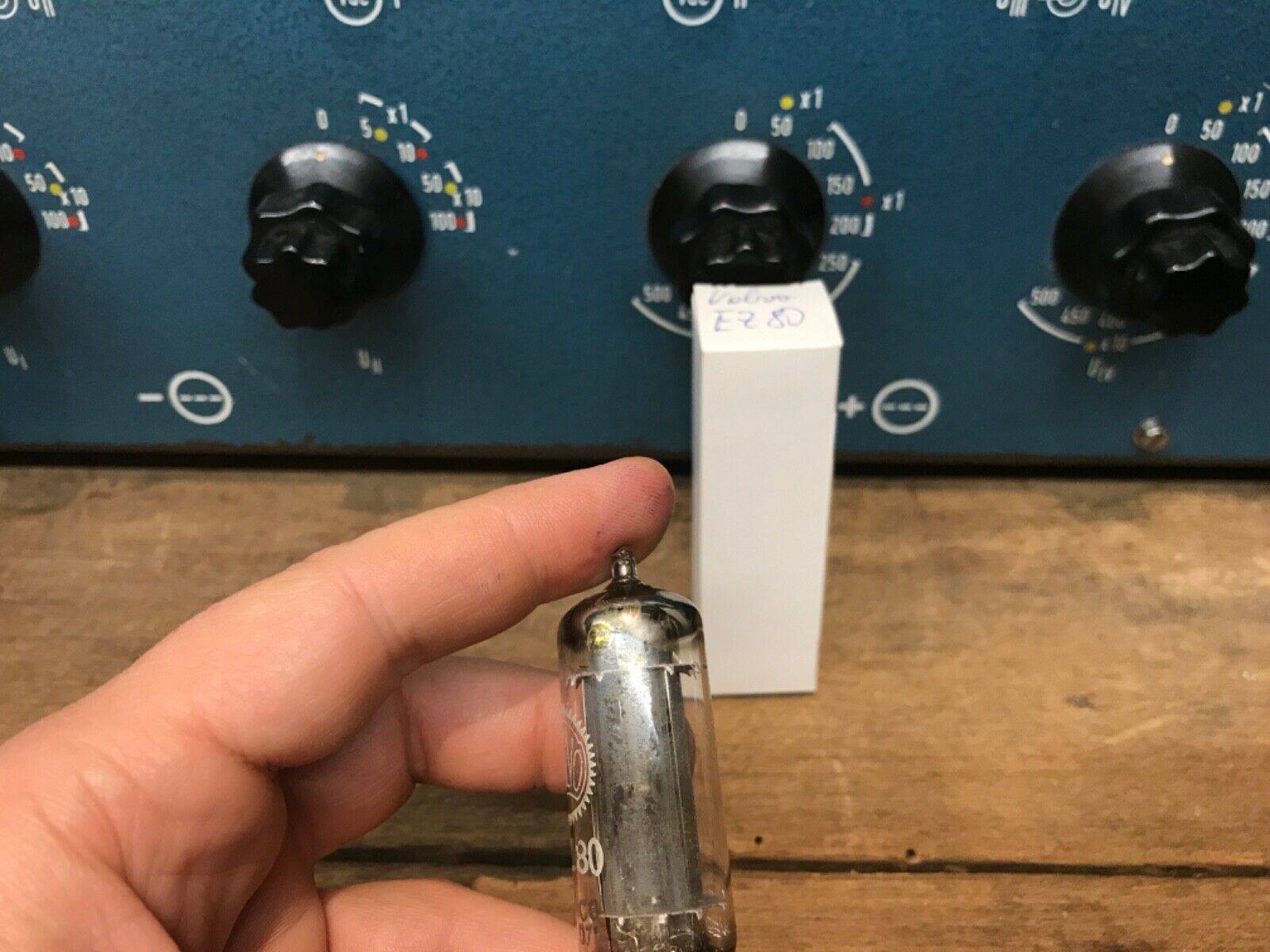EZ80/6V4 Valvo, perfect condition, tests NOS, D-getter, made 1957 - Image 4