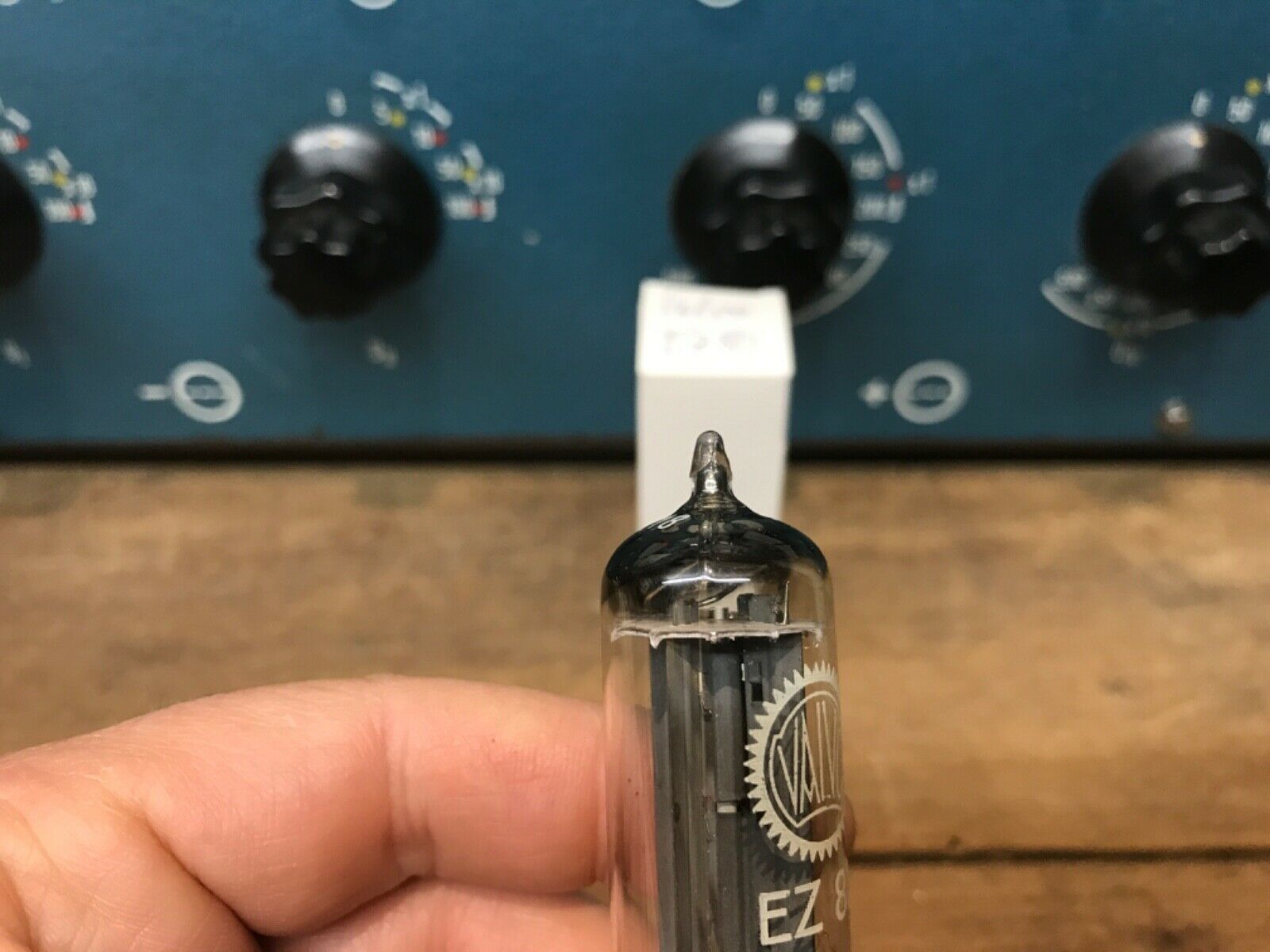 EZ80 6V4 Valvo, NOS, declined D-getter, made 1958 in Barcelona, x-rare! - Image 3