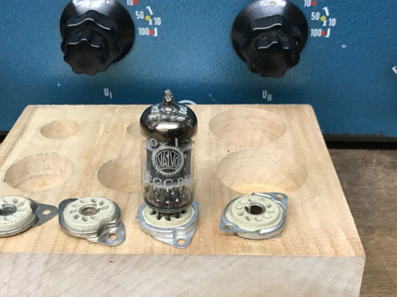 ECC82 12AU7 Valvo, tests NOS and balanced, vintage Heerlen production
