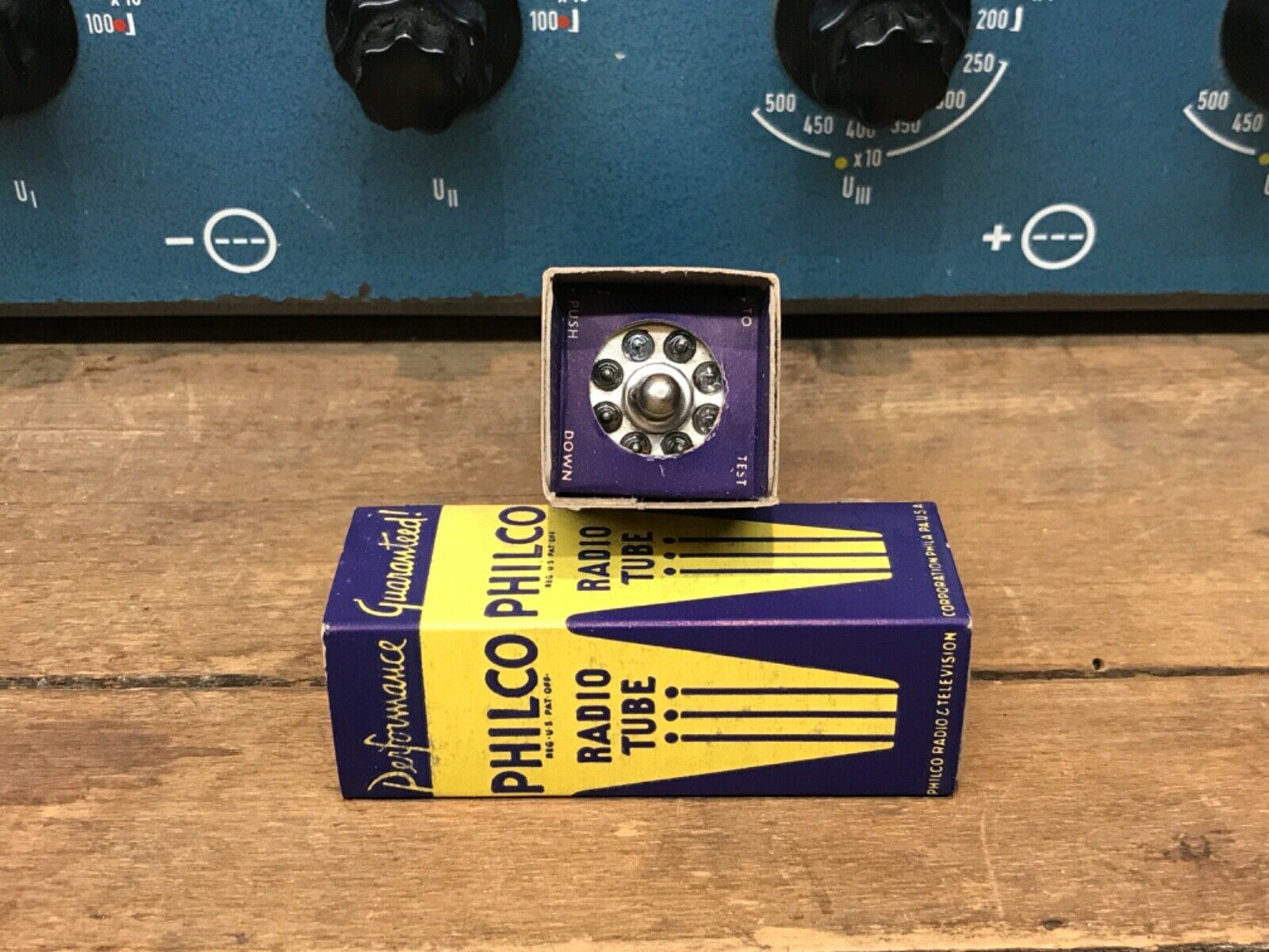 7Z4 Philco, one pair (2), NOS/NIB, immaculate condition, from military stock - Image 4