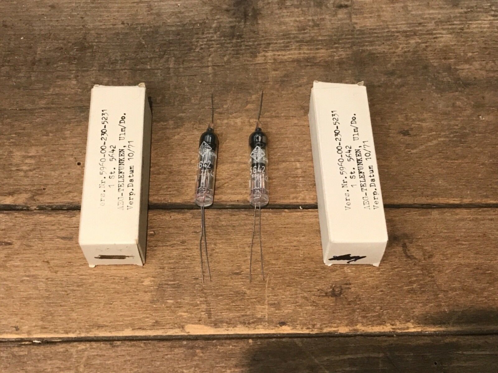 5642 Telefunken, one matched pair, true NOS/NIB, milspec, perfect tubes - Image 2
