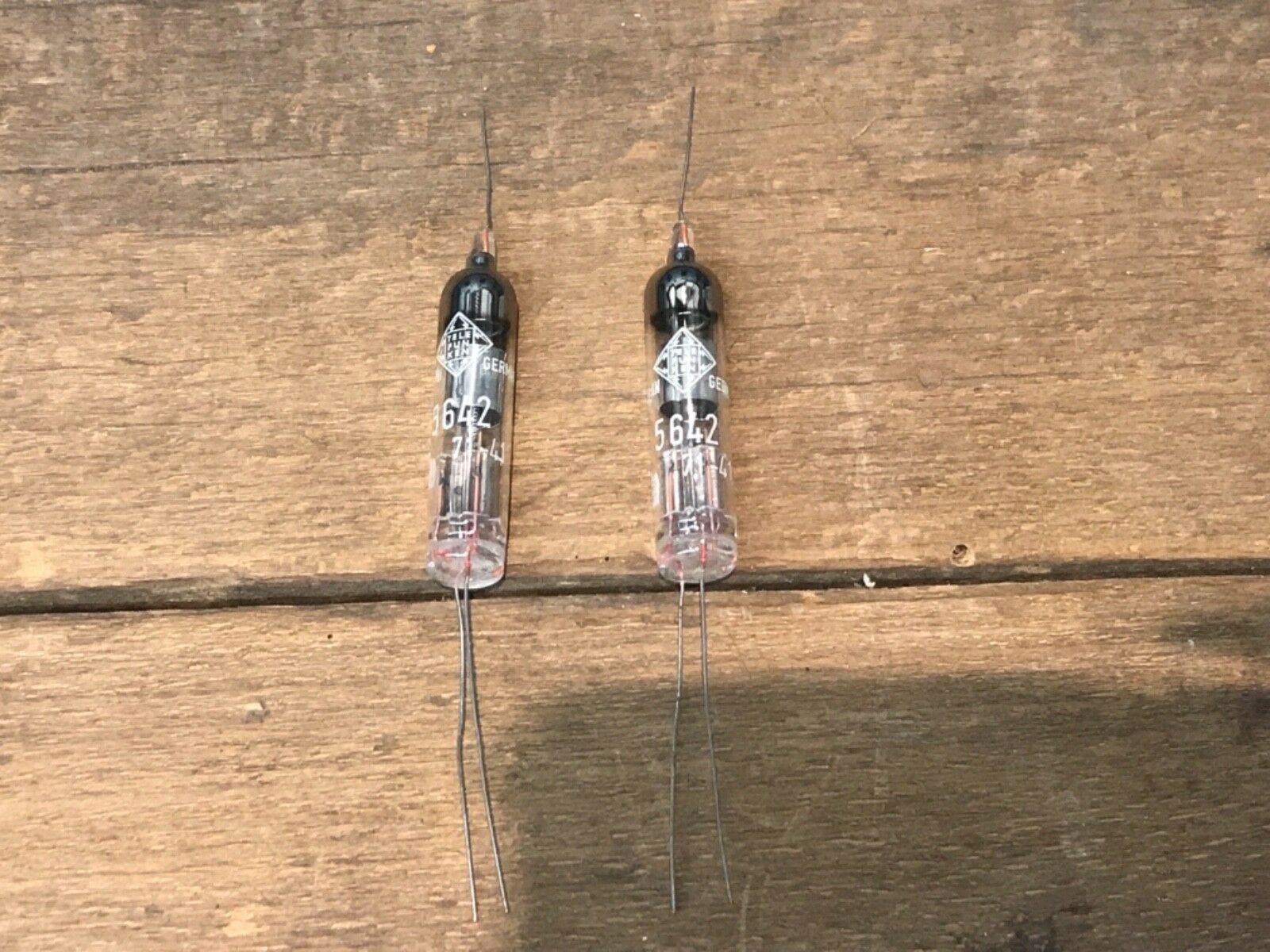 5642 Telefunken, one matched pair, true NOS/NIB, milspec, perfect tubes - Image 3