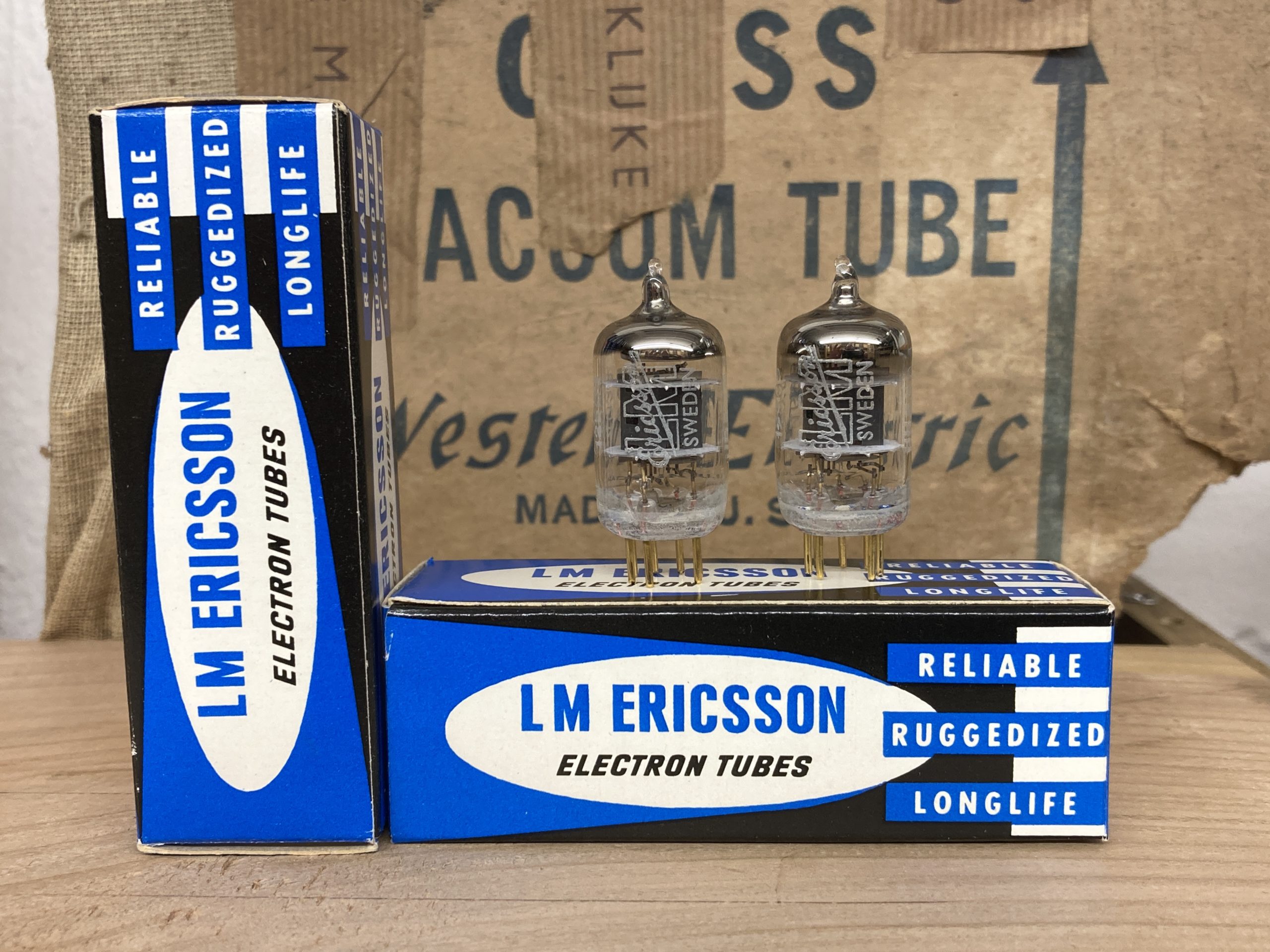 403B, 5591, EF95 LM Ericsson, licenced WE copy with gold pins! One matched pair (2) - Image 6