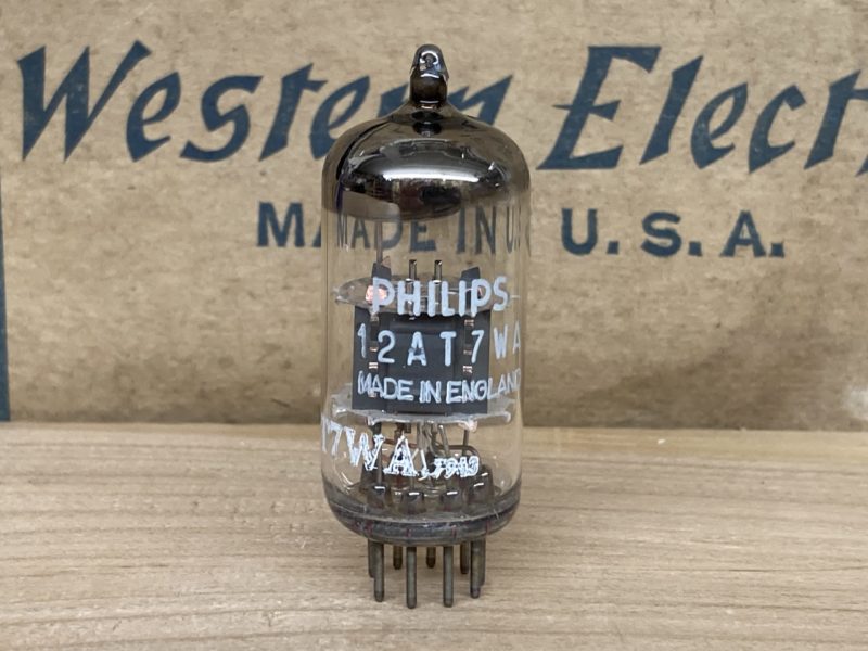 ECC81 12AT7WA/CV4024 Philips/Mullard, copper rods, true NOS