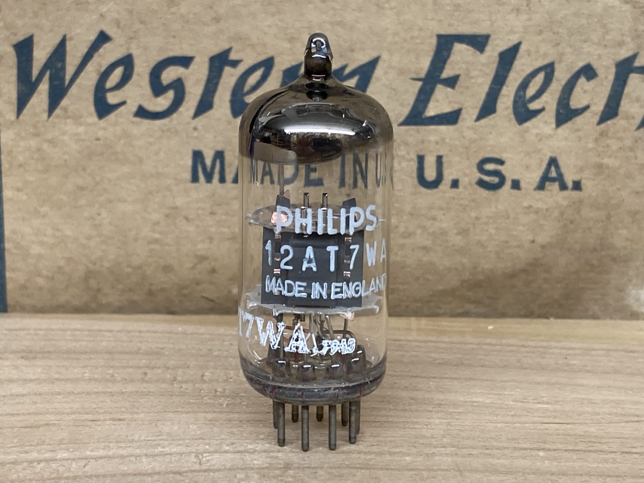 ECC81 12AT7WA/CV4024 Philips/Mullard, copper rods, true NOS