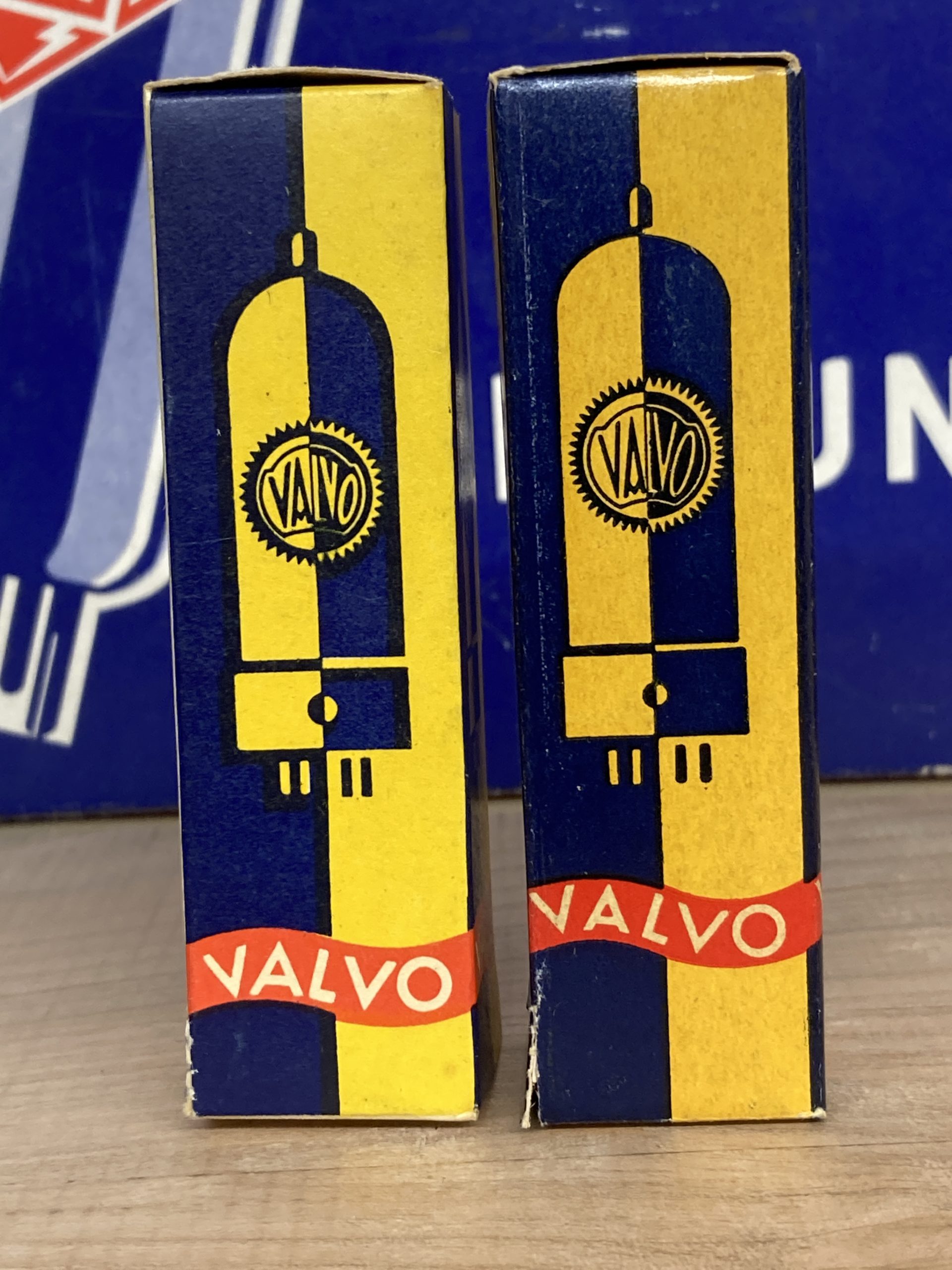 EL84 Valvo, very first series with solid eliptical getter. Still sealed! One pair (2)