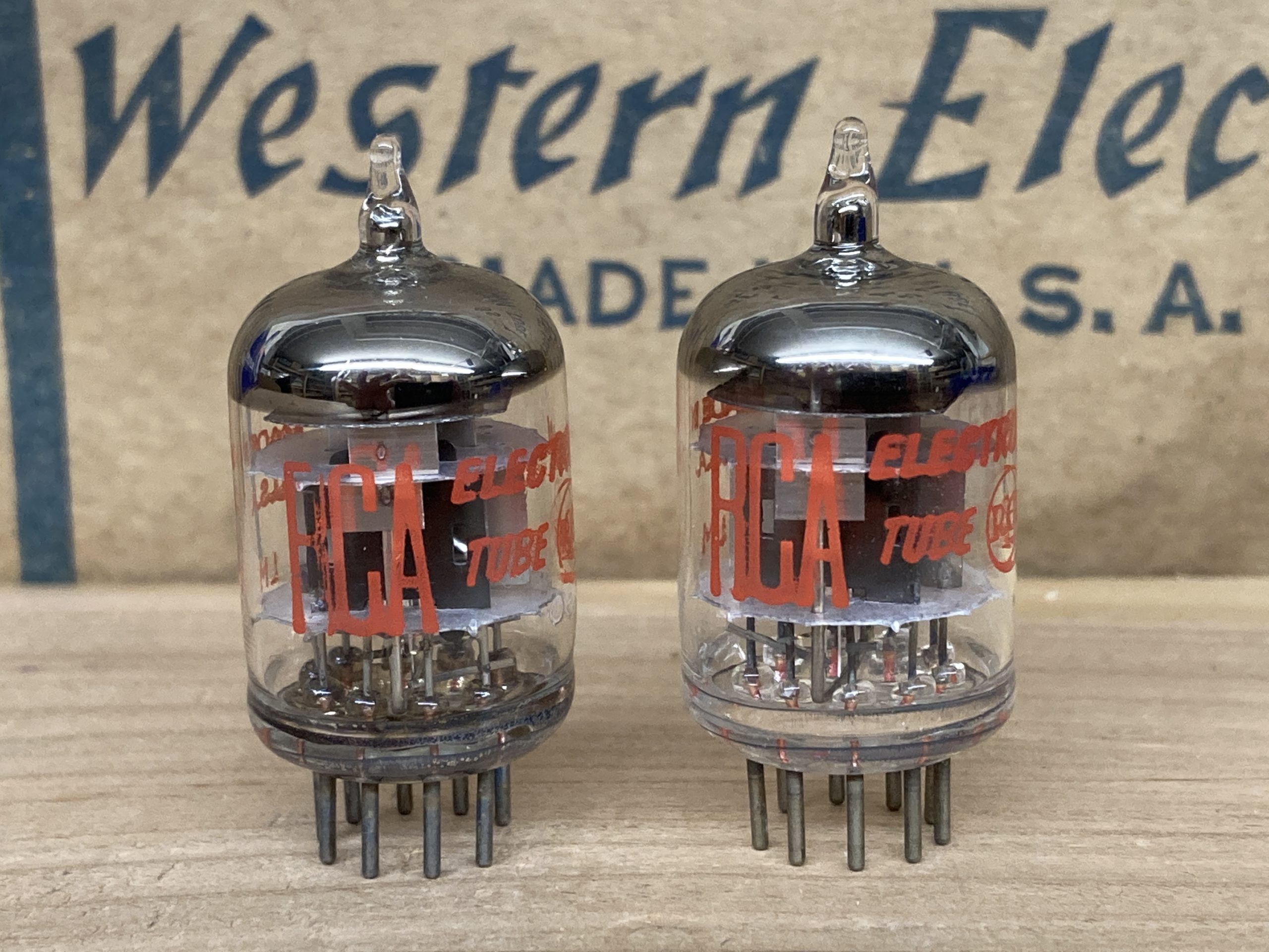 5670 RCA, 396A, 2C51 true NOS/NIB, triple mica, black plate! One pair (2) - Image 3