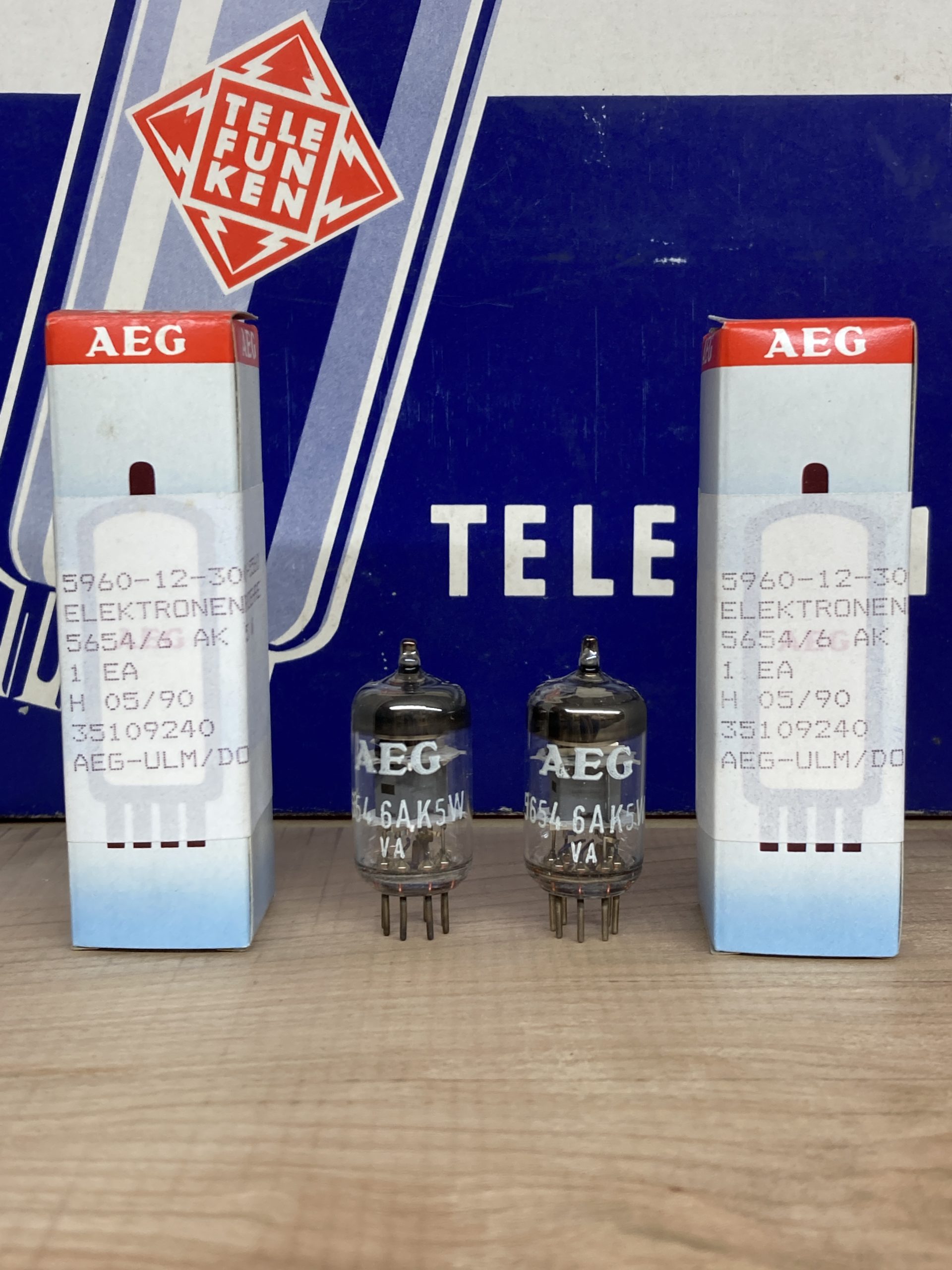 6AK5W Telefunken, 5654, EF95 true NOS/NIB, diamond , milspec, matched pair (2)