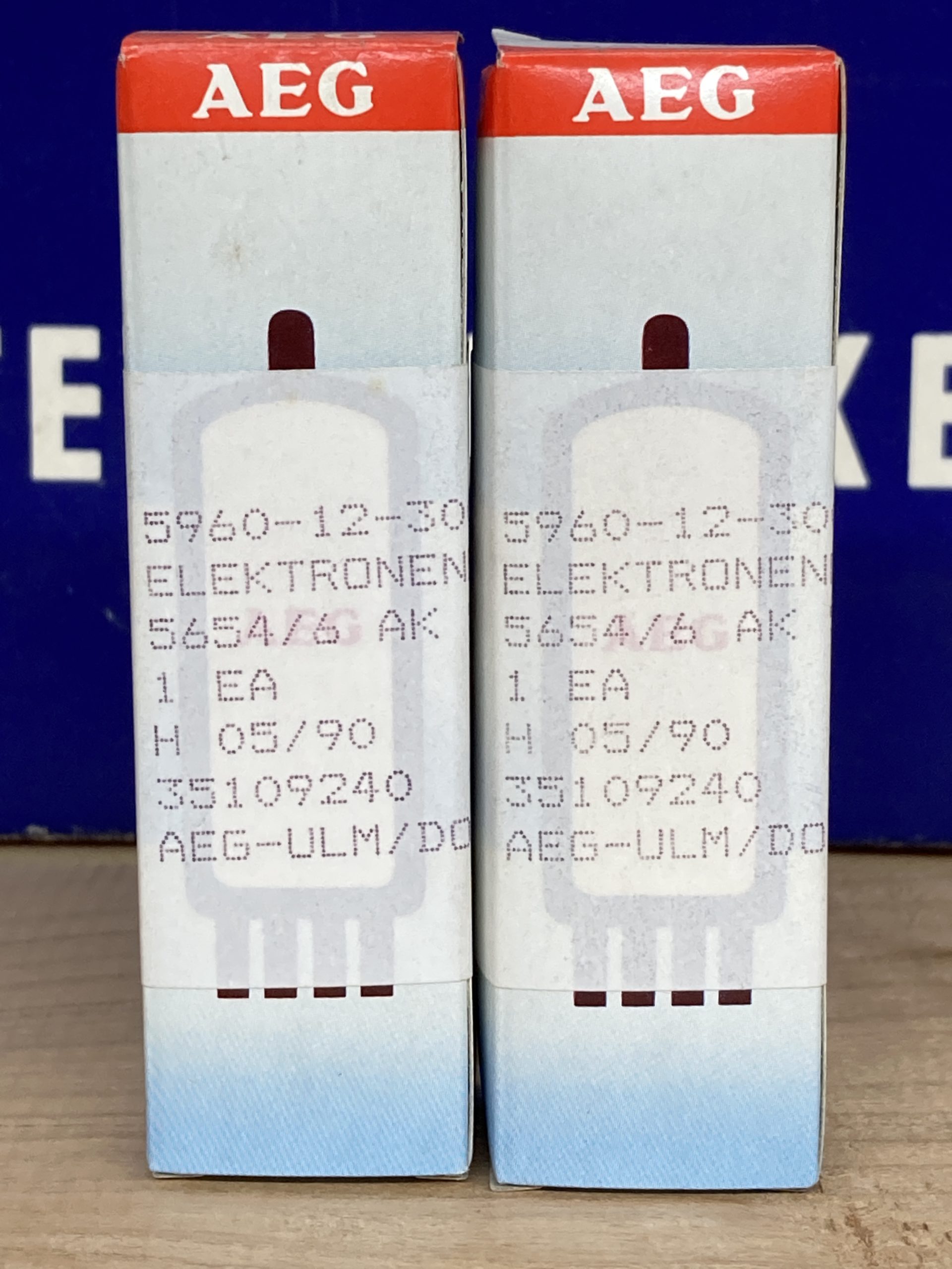 6AK5W Telefunken, 5654, EF95 true NOS/NIB, diamond , milspec, matched pair (2) - Image 4