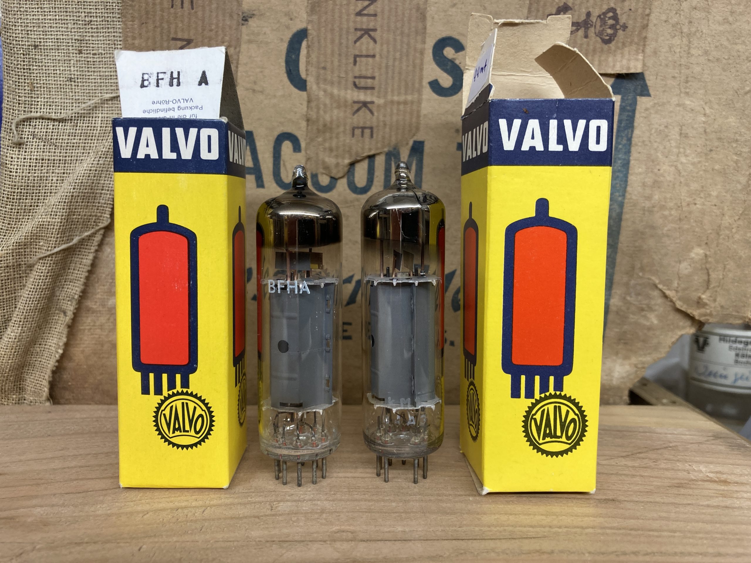 EL84 Mullard branded Valvo, matched pair, tested and guaranteed - Image 2