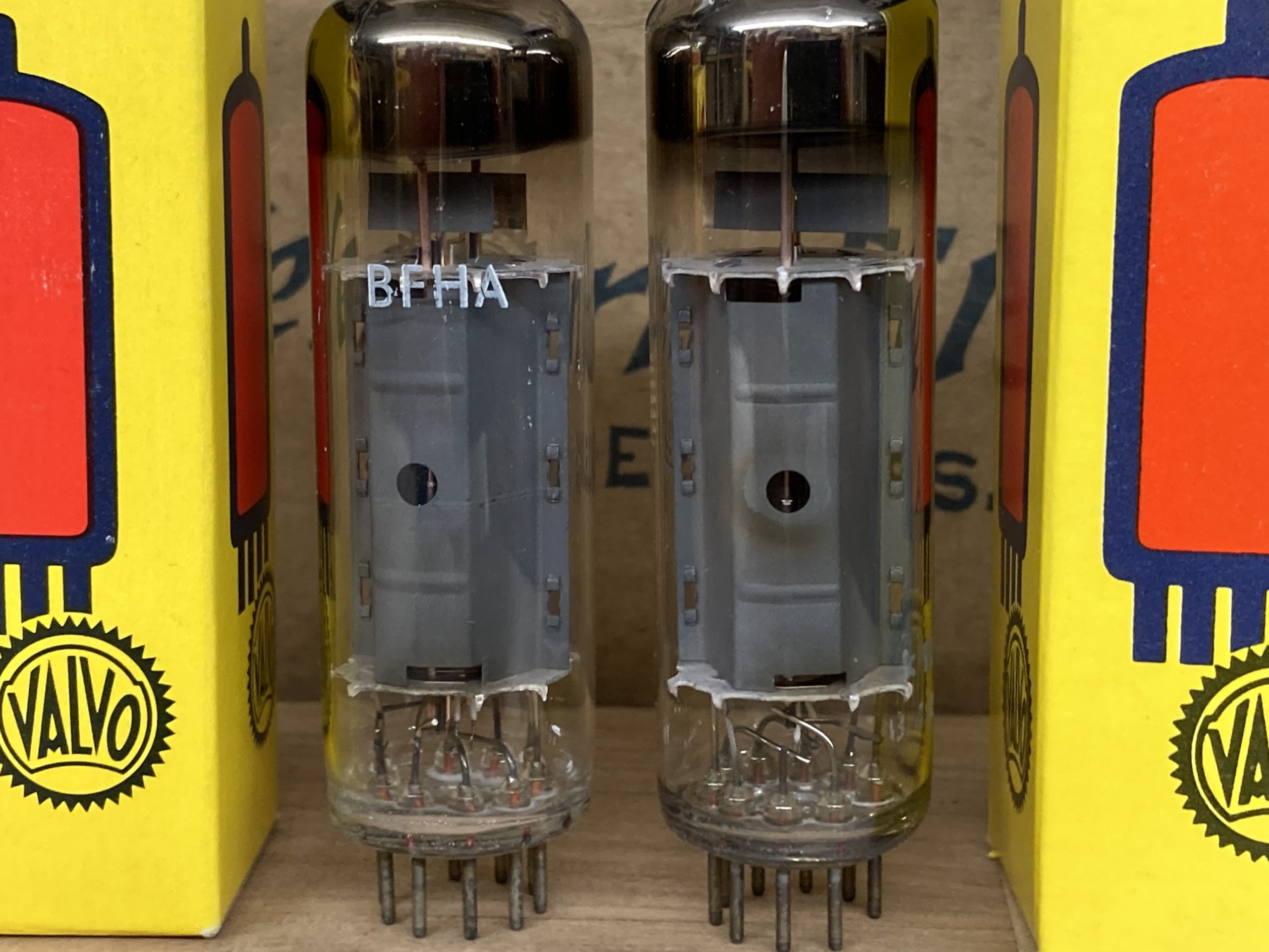 EL84 Mullard branded Valvo, matched pair, tested and guaranteed - Image 3