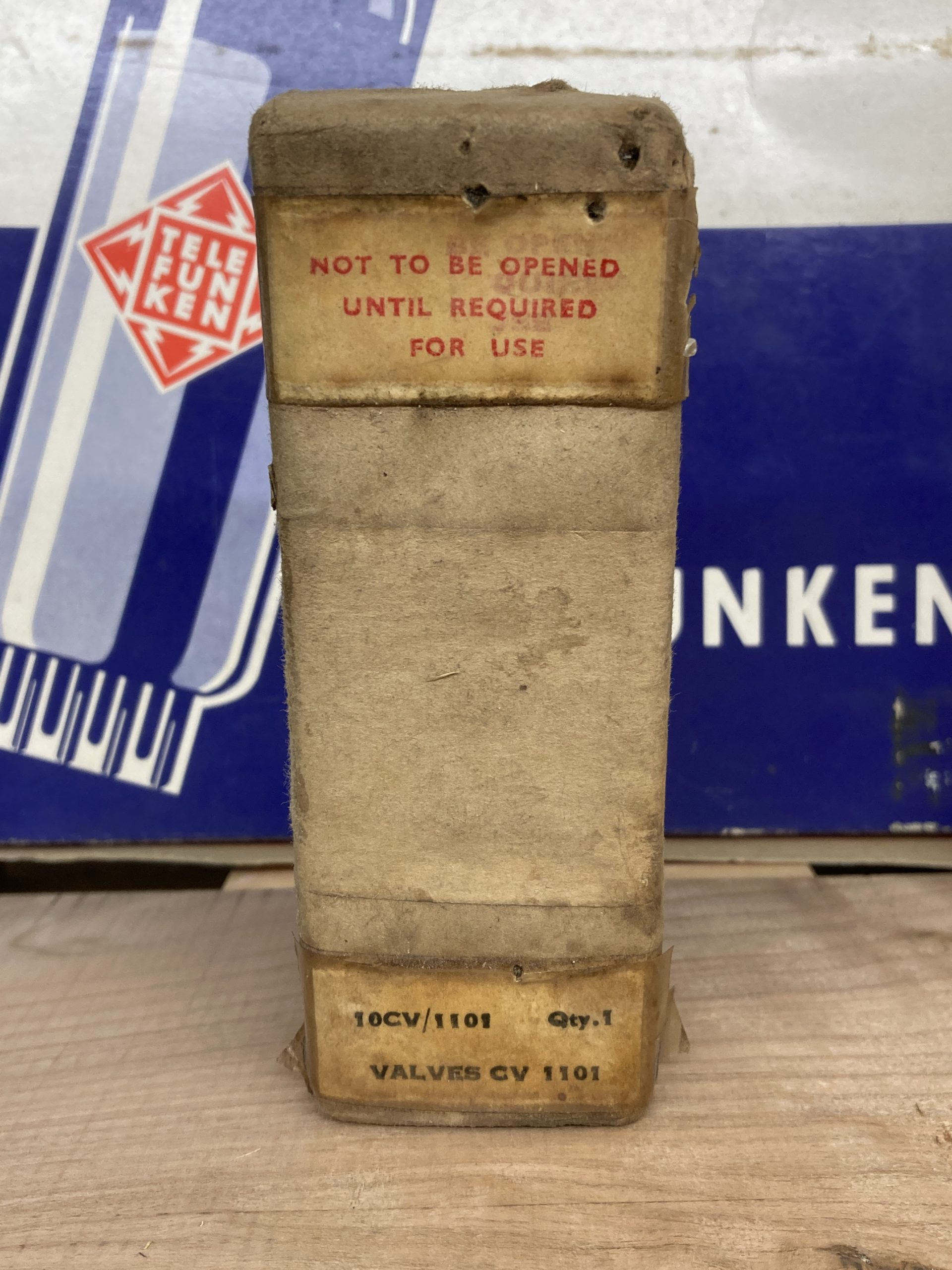 CV1101 VR101 MHLD6 Osram Marconi NOS/NIB sealed box from the 1940ies - Image 2