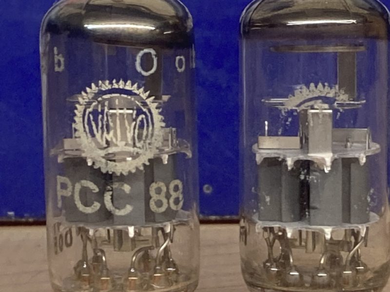 PCC88 7DJ8 Valvo Hamburg, used, tested and guaranteed, one pair (2)