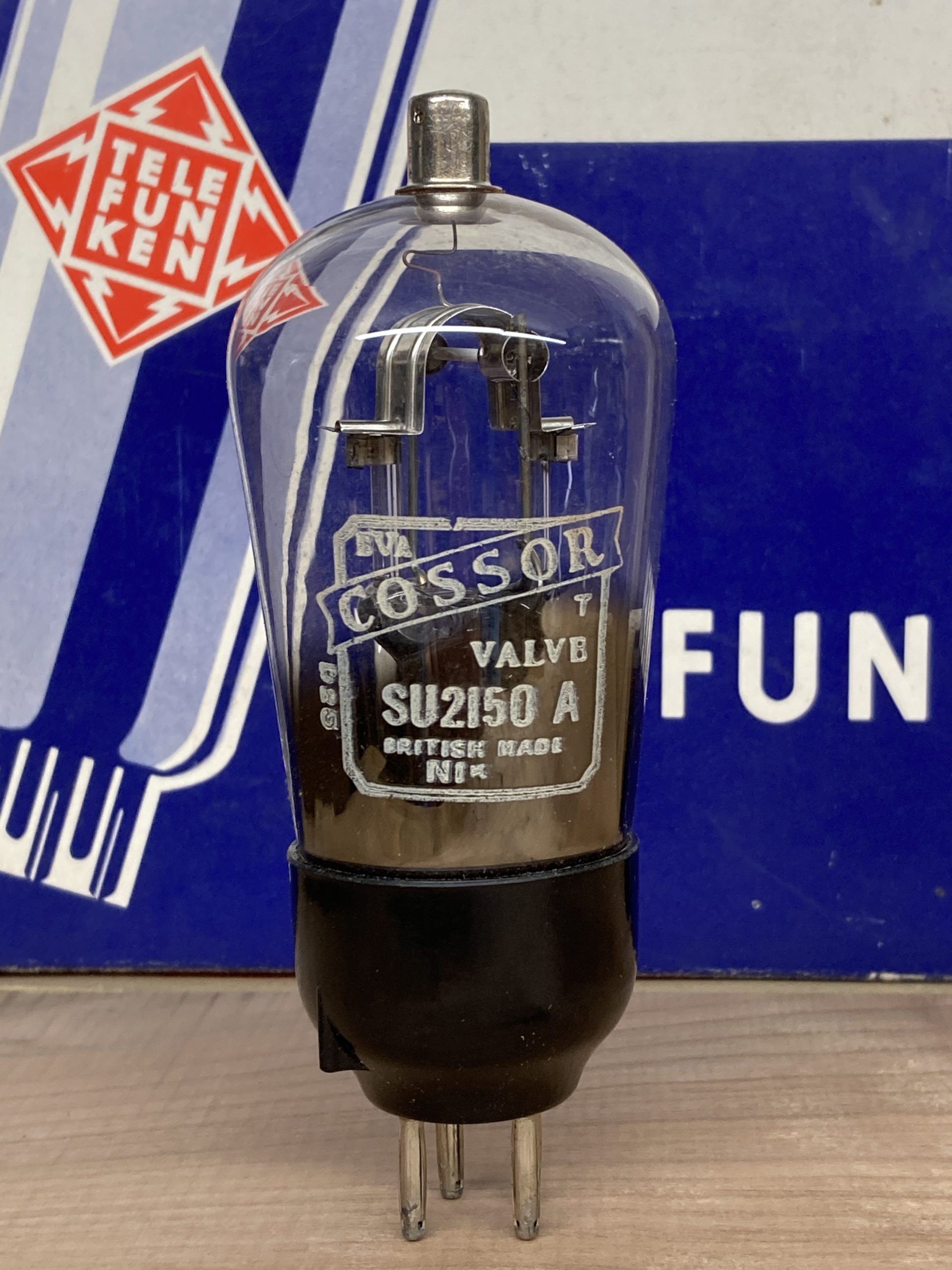 SU 2150A Cossor, beautiful and rare steam punk tube from the 1940ies, new in original, sealed box - Image 3