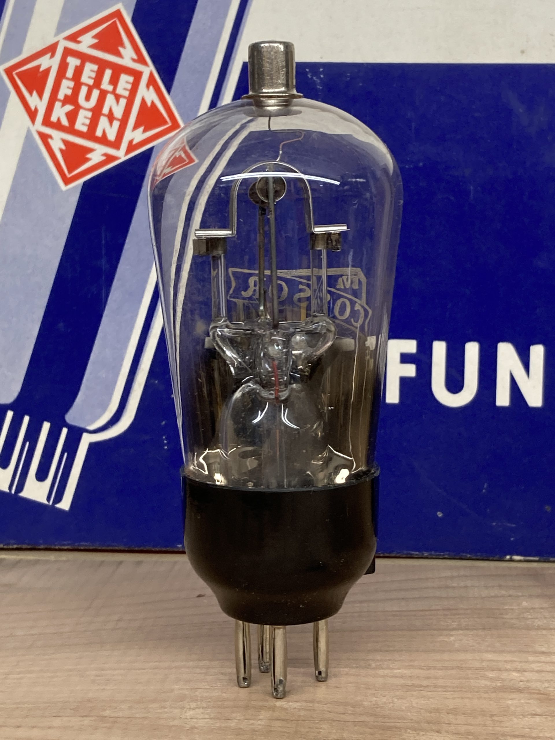 SU 2150A Cossor, beautiful and rare steam punk tube from the 1940ies, new in original, sealed box - Image 6