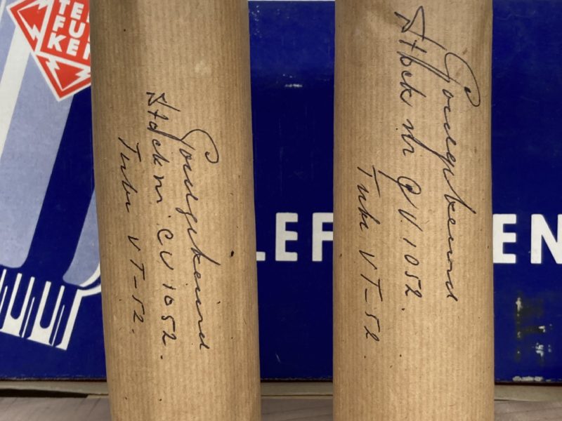 EL32 VT52 CV1052 Mullard, NOS, 1940ies, beautifully wrapped, one pair