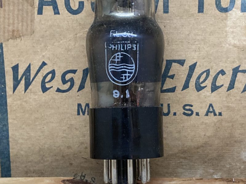 EL32 VT52 Philips, shouldered shape, short lot of 5