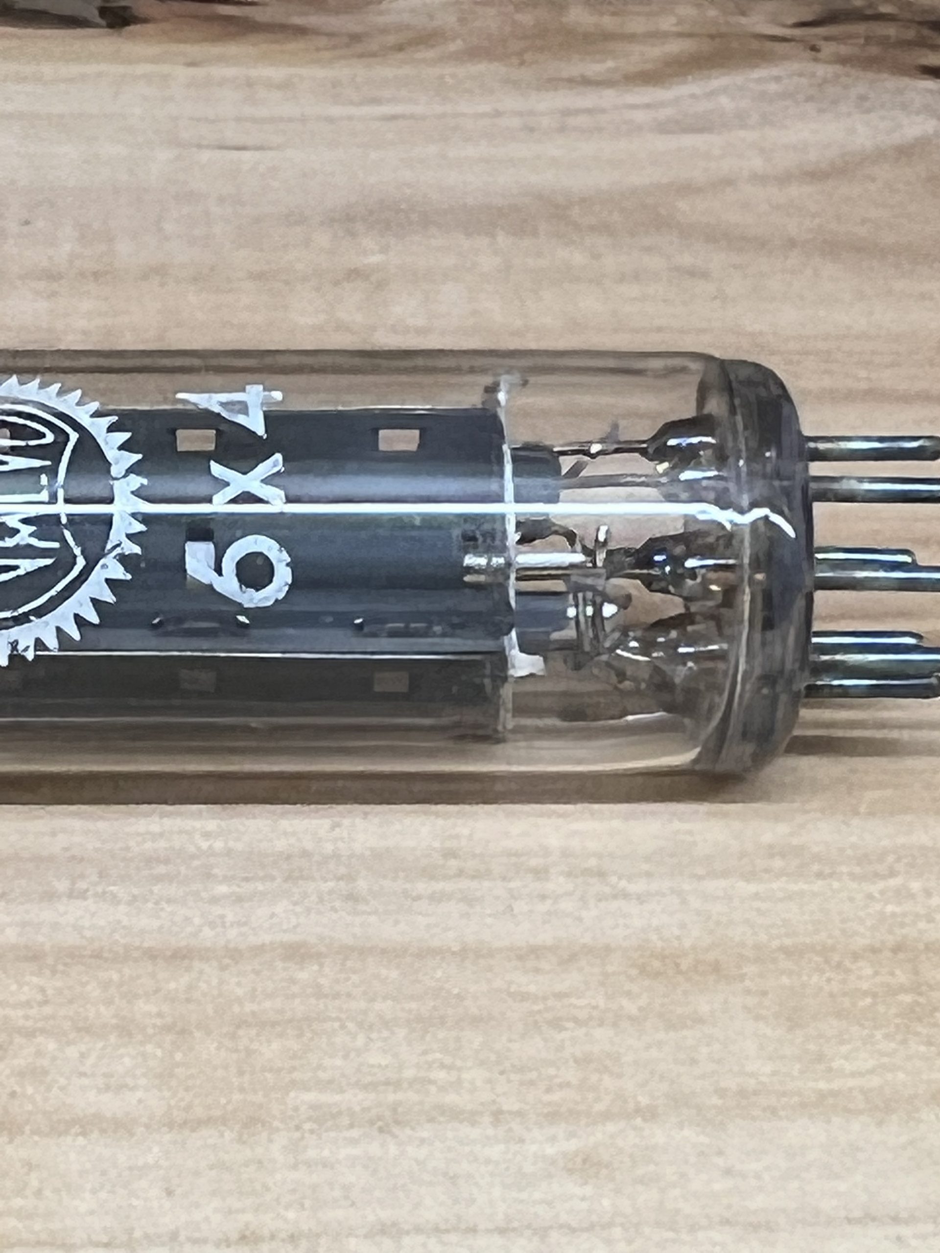 EZ90 6X4 CV493 U78 Mullard branded Valvo true NOS/NIB, square-getter - Image 3