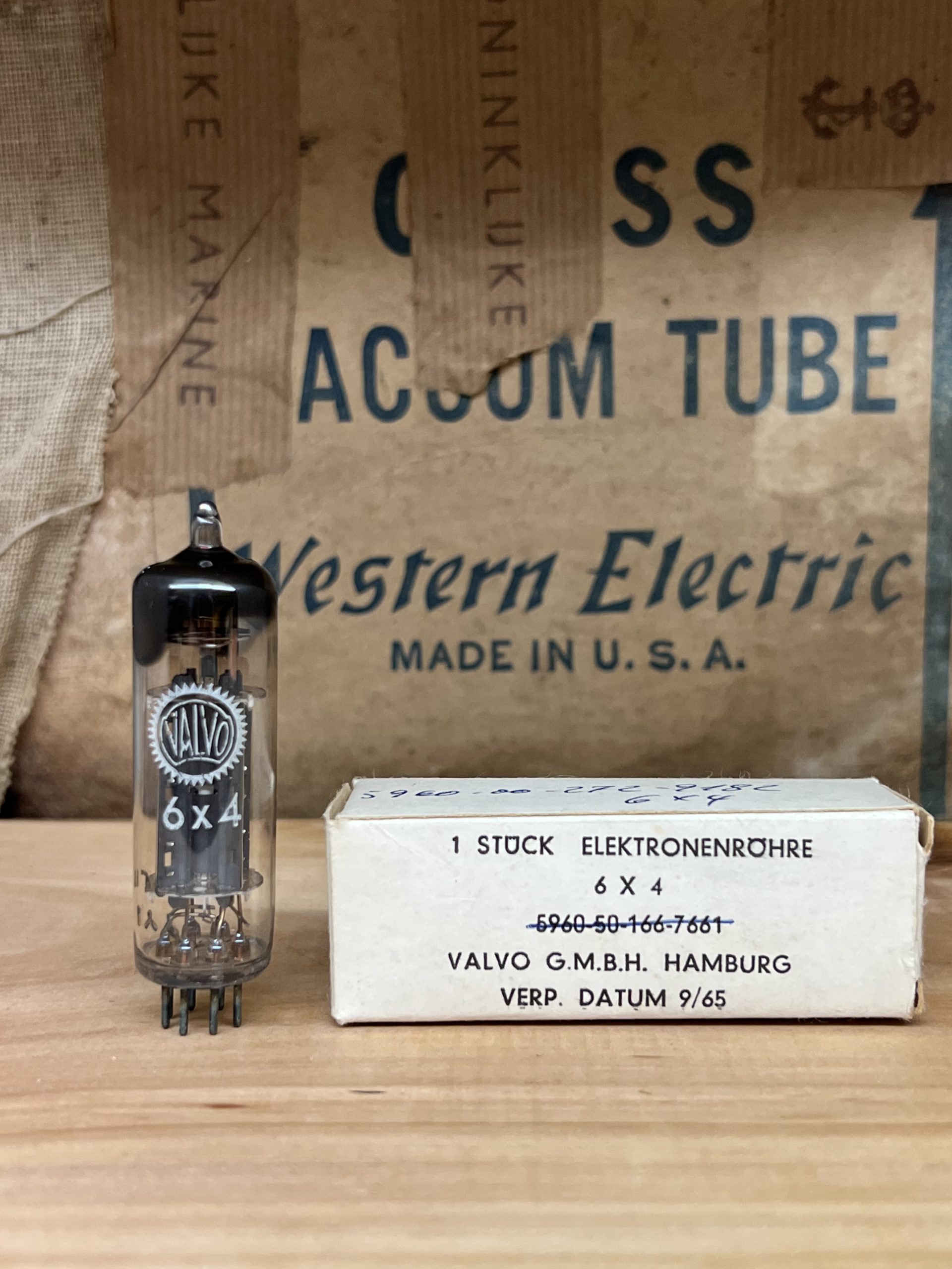 EZ90 6X4 CV493 U78 Mullard branded Valvo true NOS/NIB, square-getter - Image 2