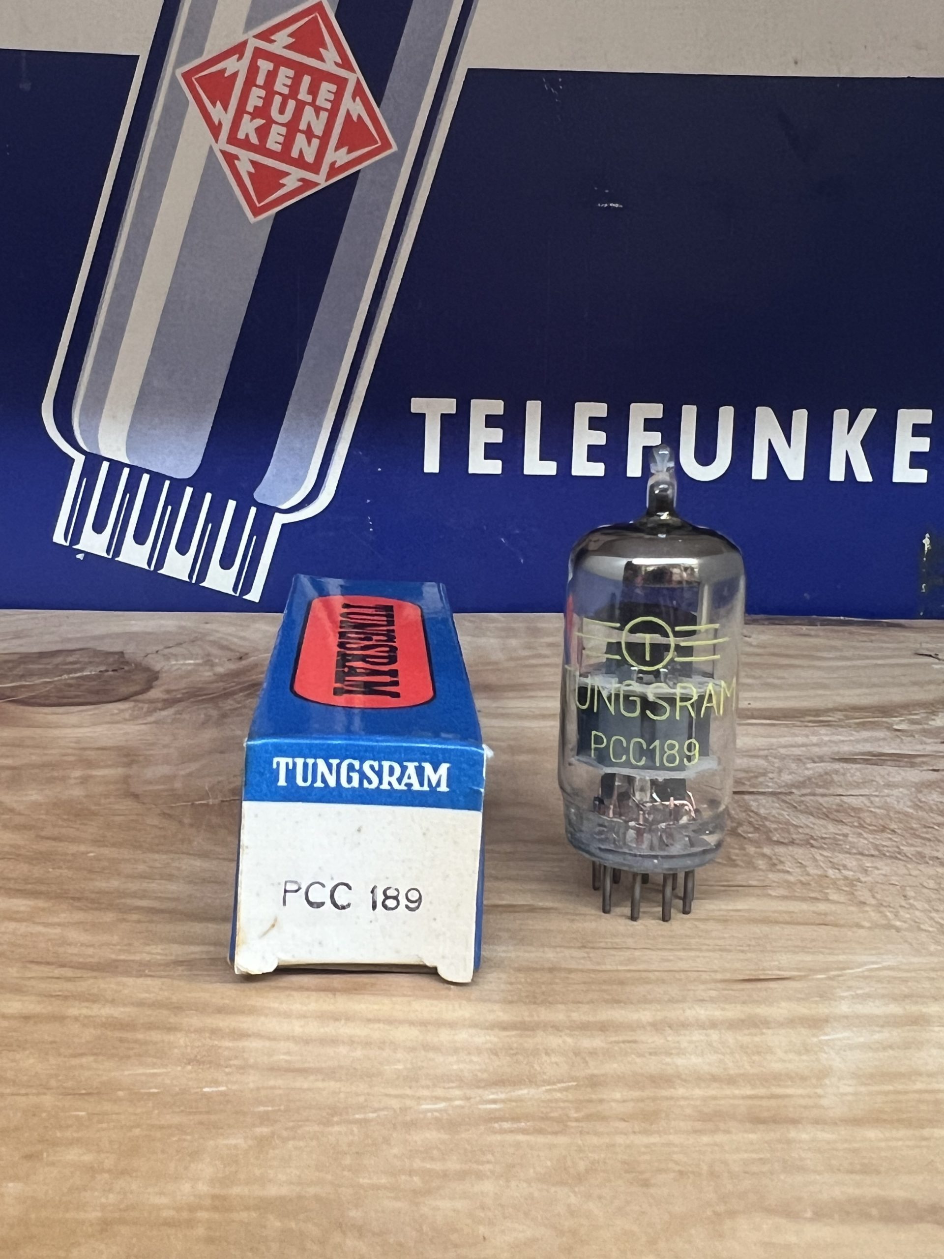 PCC189 7ES8 Tungsram true NOS/NIB, sub for E88CC/6922/CCa/6DJ8 - Image 2