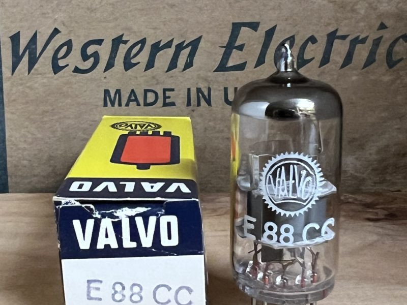 E88CC 6922 CCa Valvo, rhodium pins, long life version, NOS/NIB