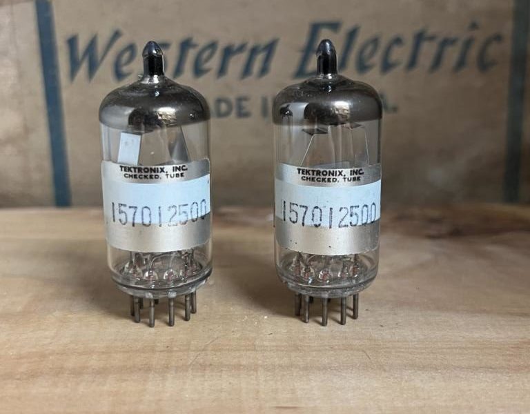 ECC88 6DJ8 Amperex/Tektronix, pre-aged, NOS, one pair (2)