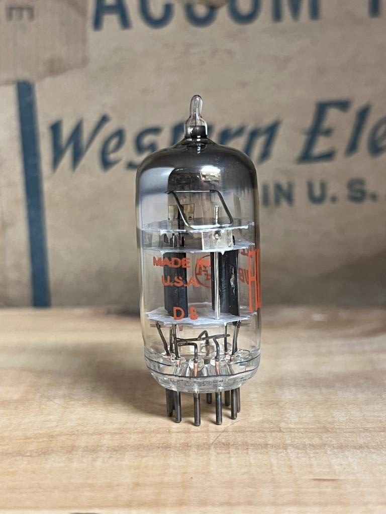 ECC81 12AT7 RCA black plates, triple mica, square getter, 1950ies - Image 3