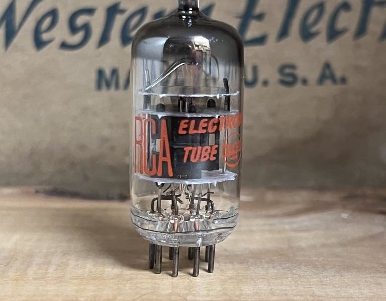 ECC81 12AT7 RCA black plates, triple mica, square getter, 1950ies