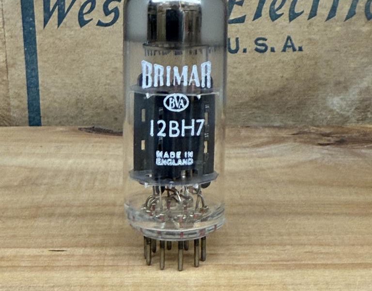 12BH7A Brimar, NOS, short black ladder plate, round getter