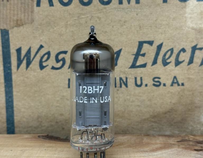 12BH7A RCA, long grey plate, O-getter