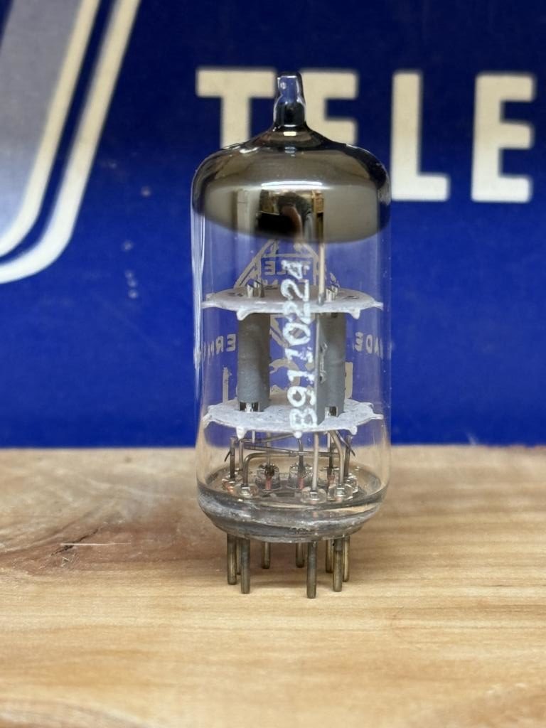 ECC81 12AT7 Telefunken, <>, NOS, test perfect - Image 2