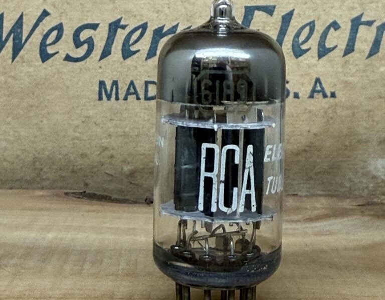 12AU7WA 6189 ECC82 RCA, black plates, triple mica, square getter