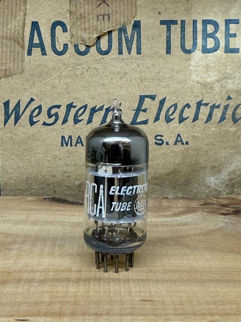 12AU7WA 6189 ECC82 RCA, black plates, triple mica, square getter - Image 3