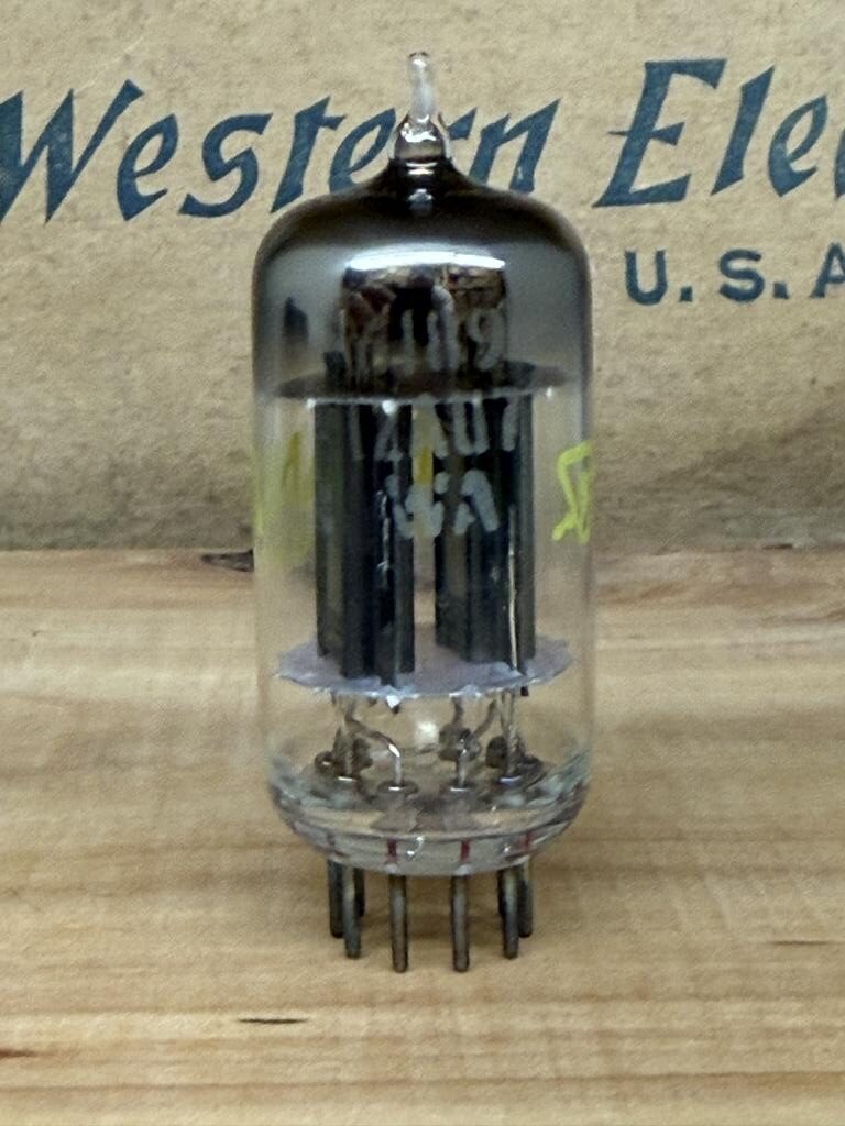 12AU7WA 6189 ECC82 Sylvania, long black plate, D-foil getter - Image 4