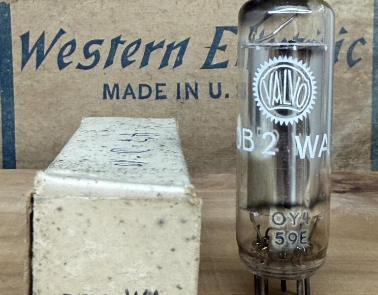0B2 108C1 Valvo milspec, Mullard made, NOS/NIB