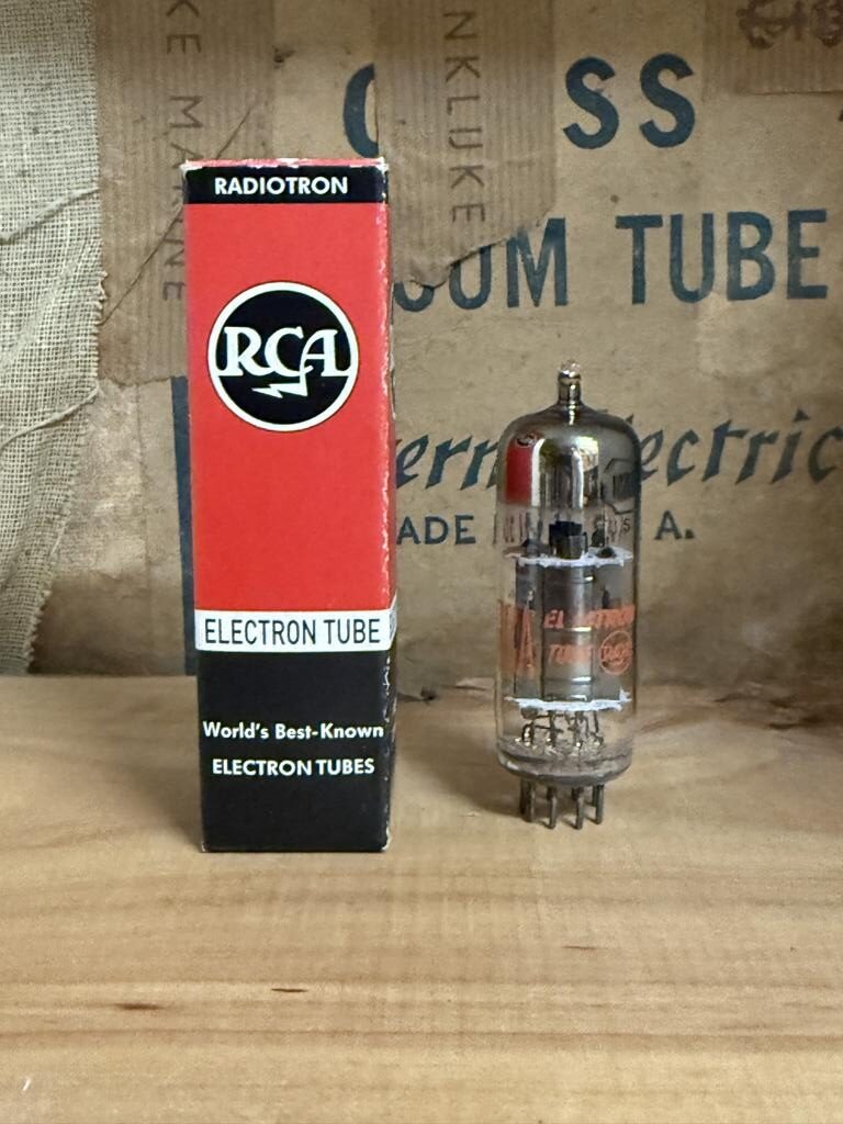 12BH7A RCA, NOS, black plate, round getter