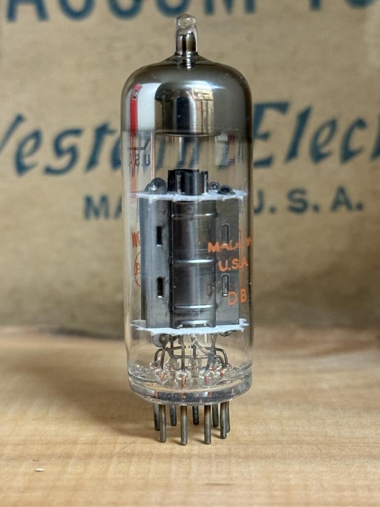 12BH7A RCA, NOS, black plate, round getter - Image 2