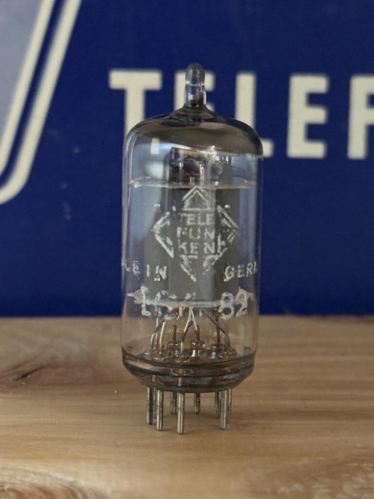 ECC82 12AU7 Telefunken, slightly used, tests great, diamond <> on bottom